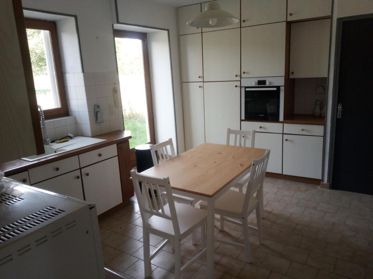 Gite A La Ferme Le Rousset Екстер'єр фото